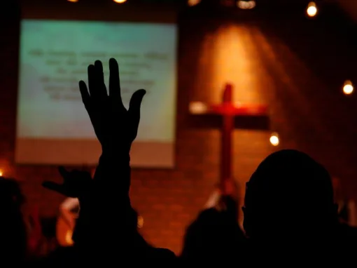Bagaimana Pelayanan di Gereja ? : Niat bersyukur atau Cari Spotlight